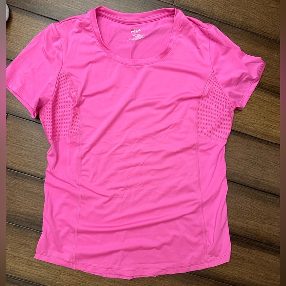 Fila Tops - Fila Women's Short Sleeve Tee Size M